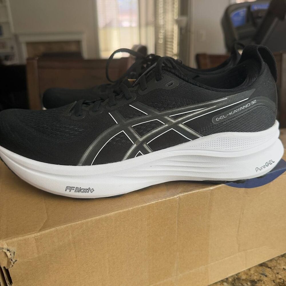 ASICS Gel-Kayano 32 Men's Size 9.5 Black White Running Shoes New in Box